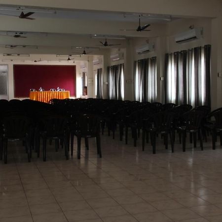 Hotel Balaji Residency Ироду Экстерьер фото