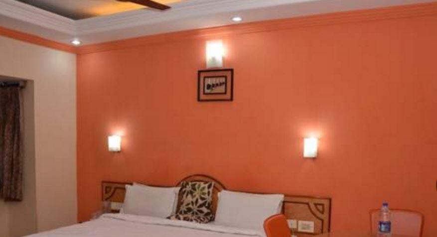 Hotel Balaji Residency Ироду Экстерьер фото